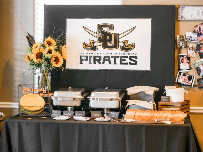 Grad party table decor ideas