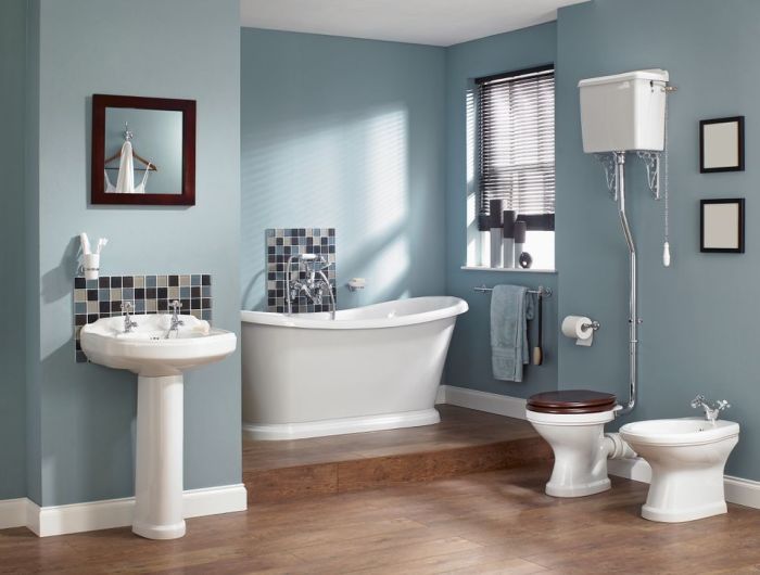 Blue wall decor for bathroom