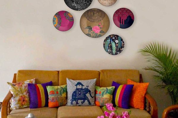 Plates on walls decor