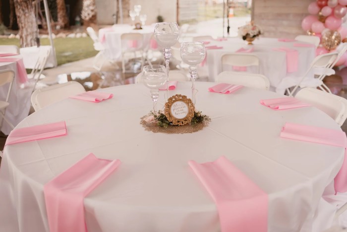 Hot pink table decor