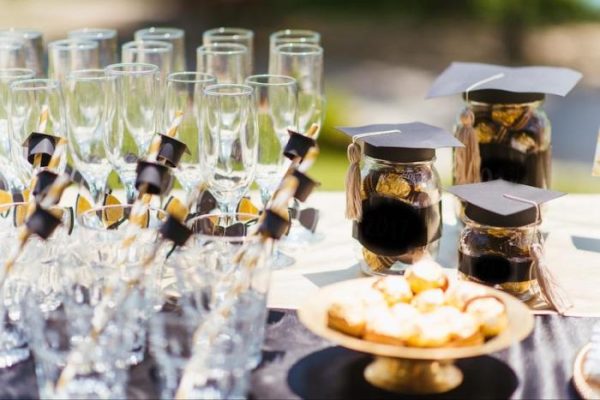 Grad party table decor ideas