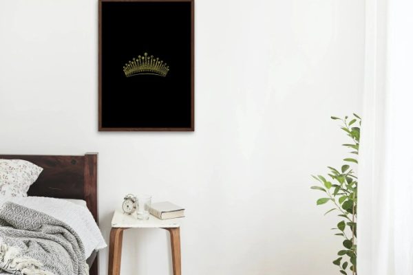 Queen crown wall decor