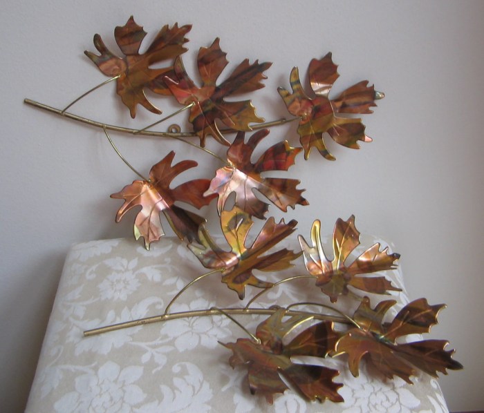 Metal leaf wall decor