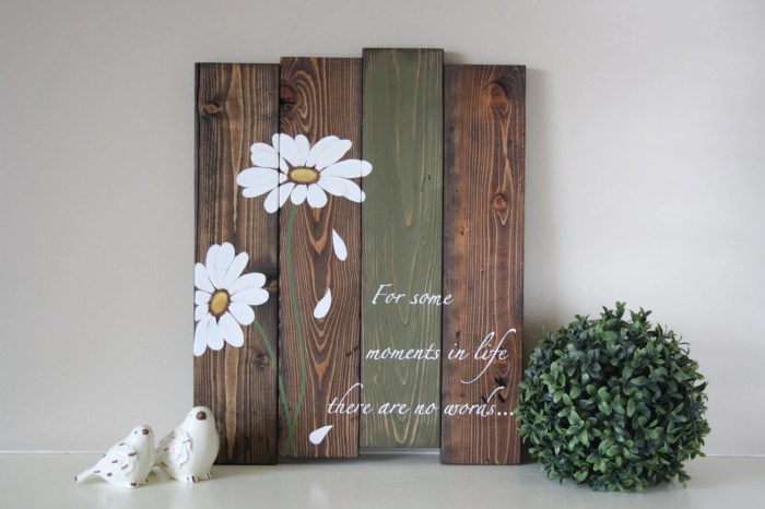 Wood pallet wall decor