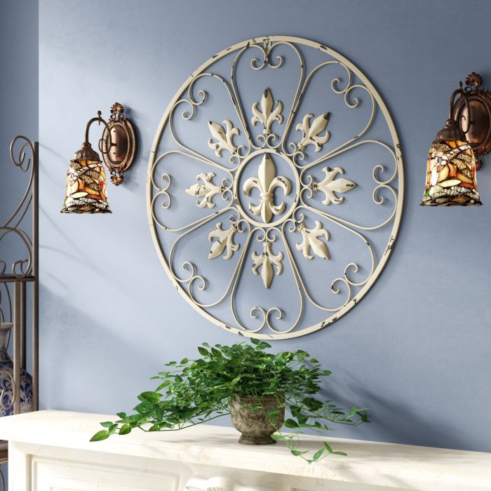 Wood scroll wall decor