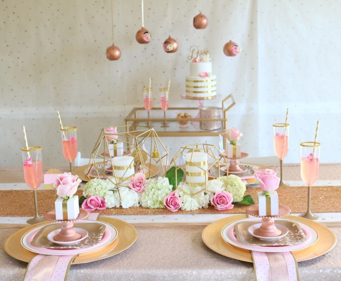 Hot pink table decor