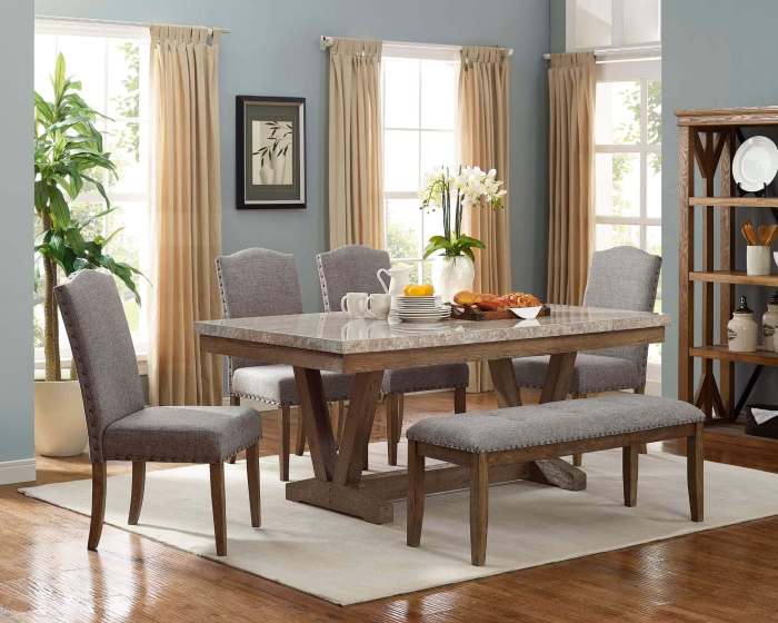 Dining room table decor 2024