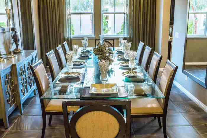 Glass dining table decor